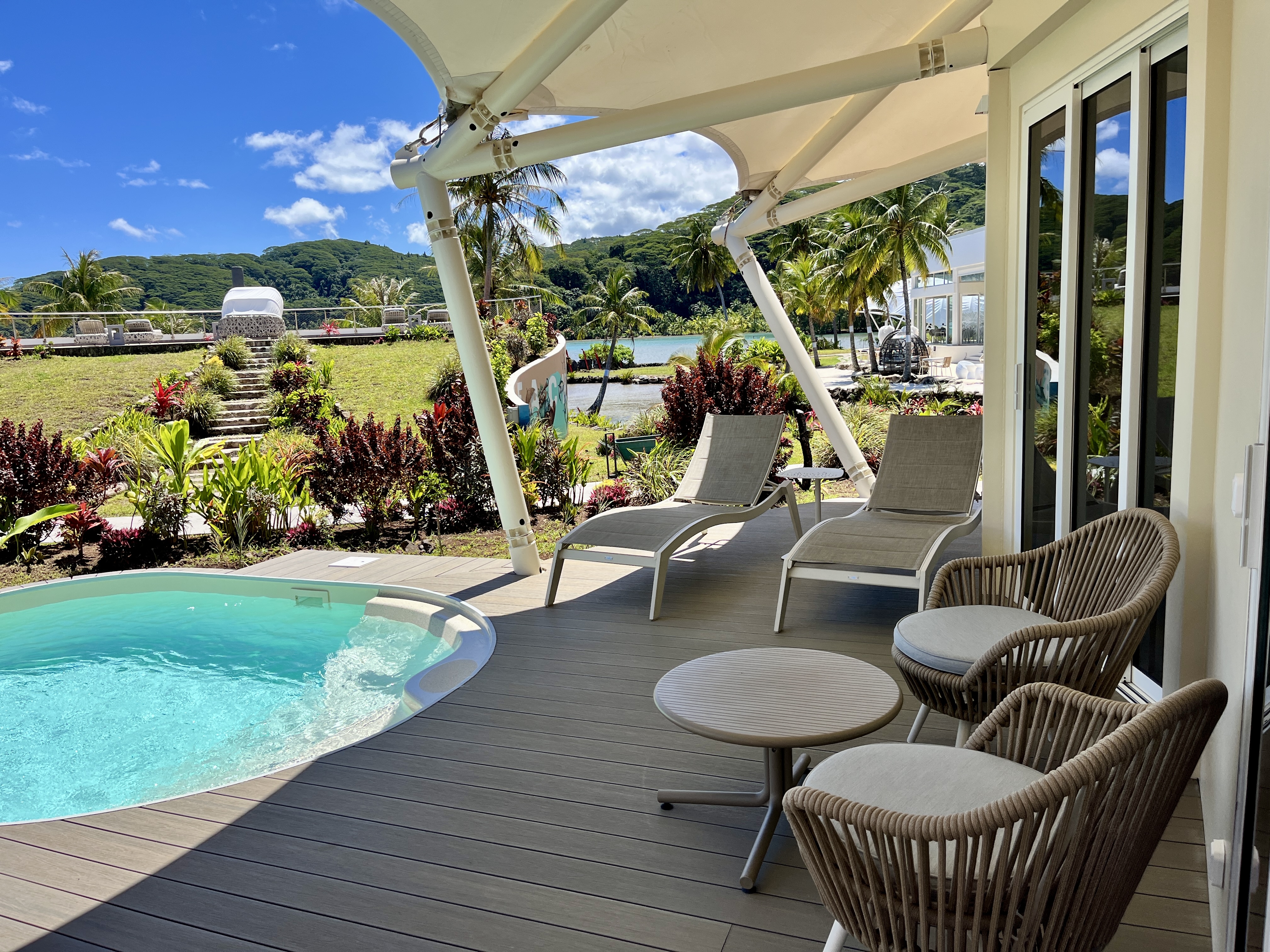 Deluxe Beach Villa & Pool
