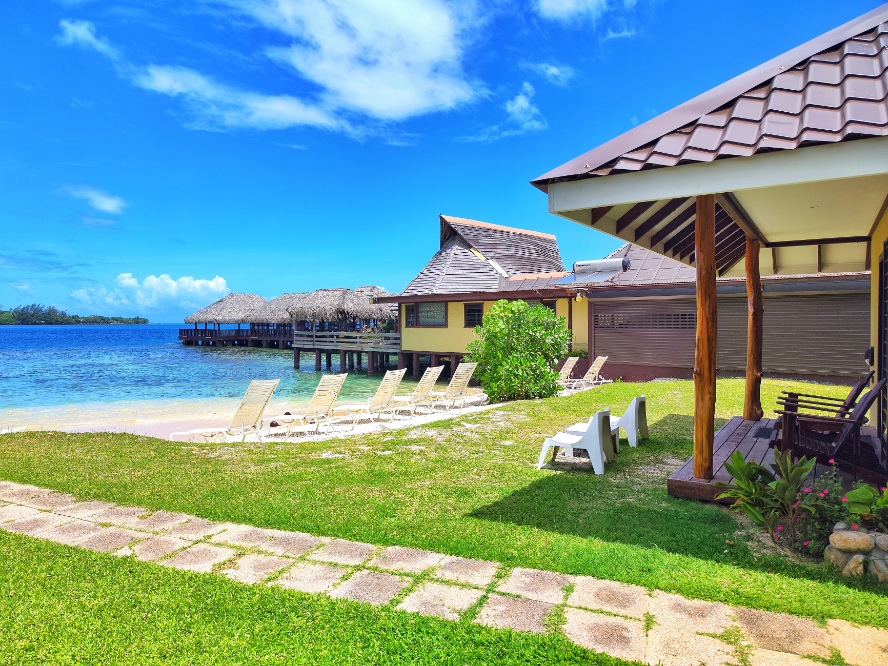 A/C Beach Bungalow