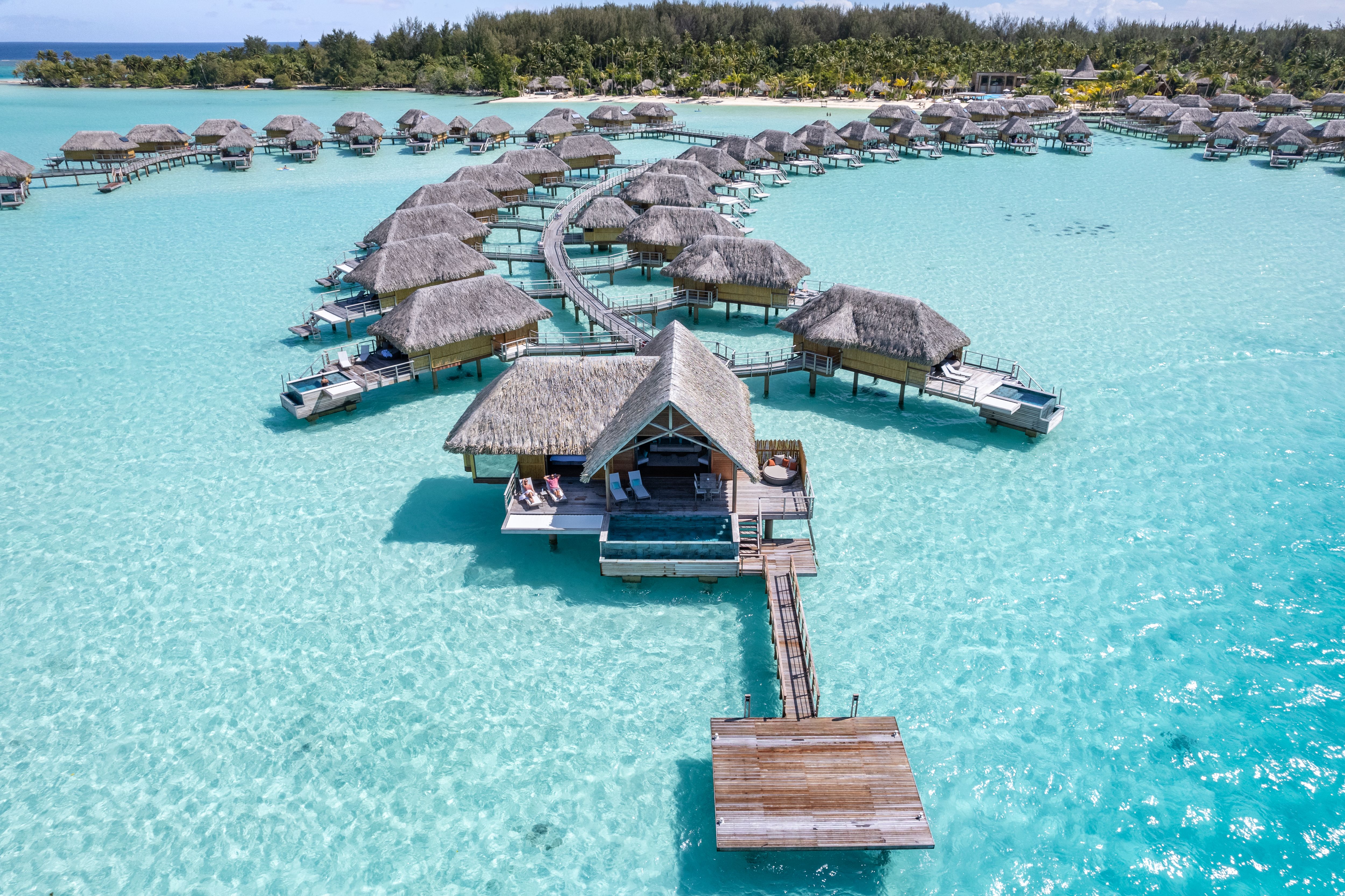 ABF End of Pontoon Overwater Suite & Pool