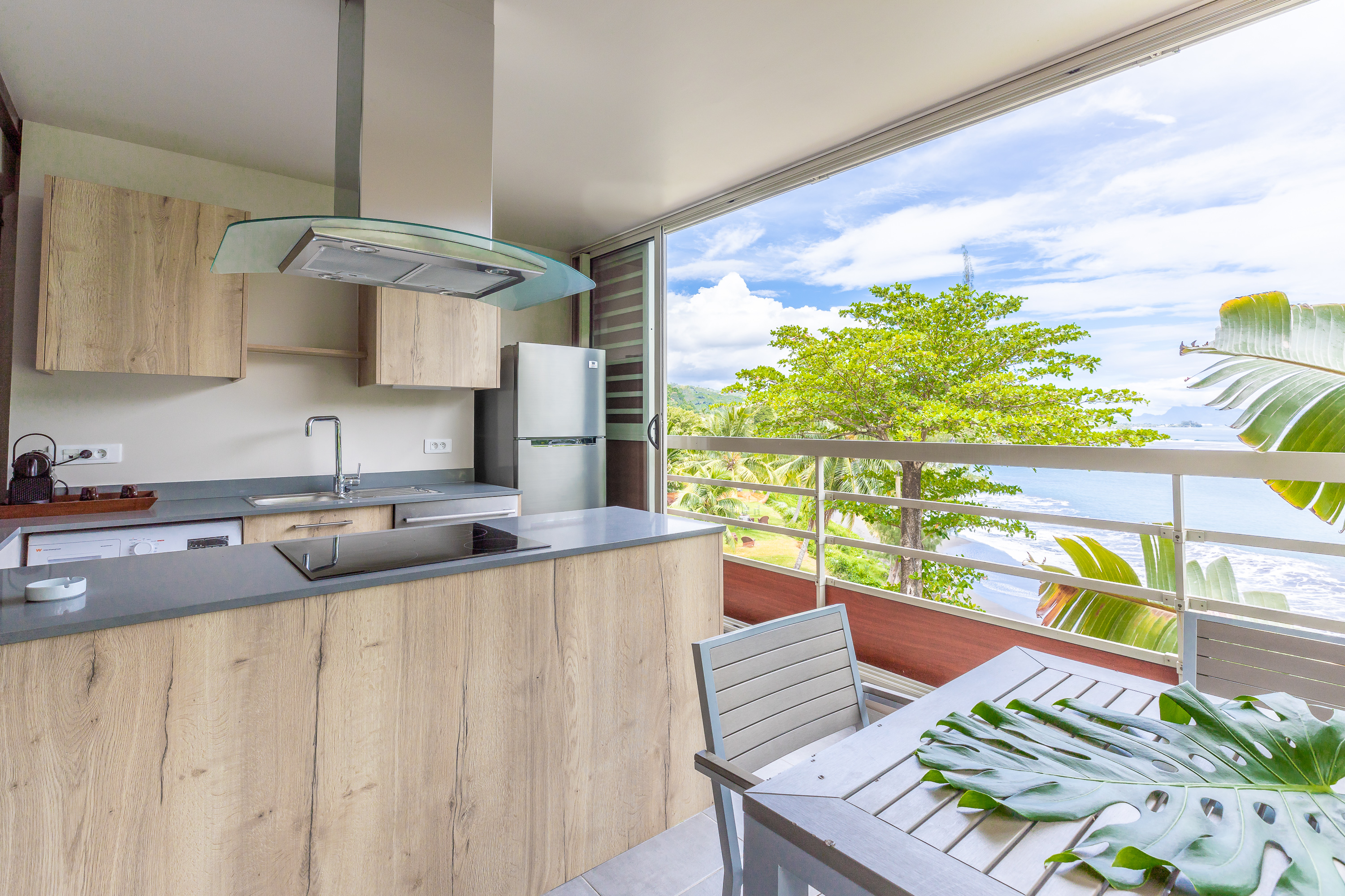 Kitchen Premium Ocean View Suite