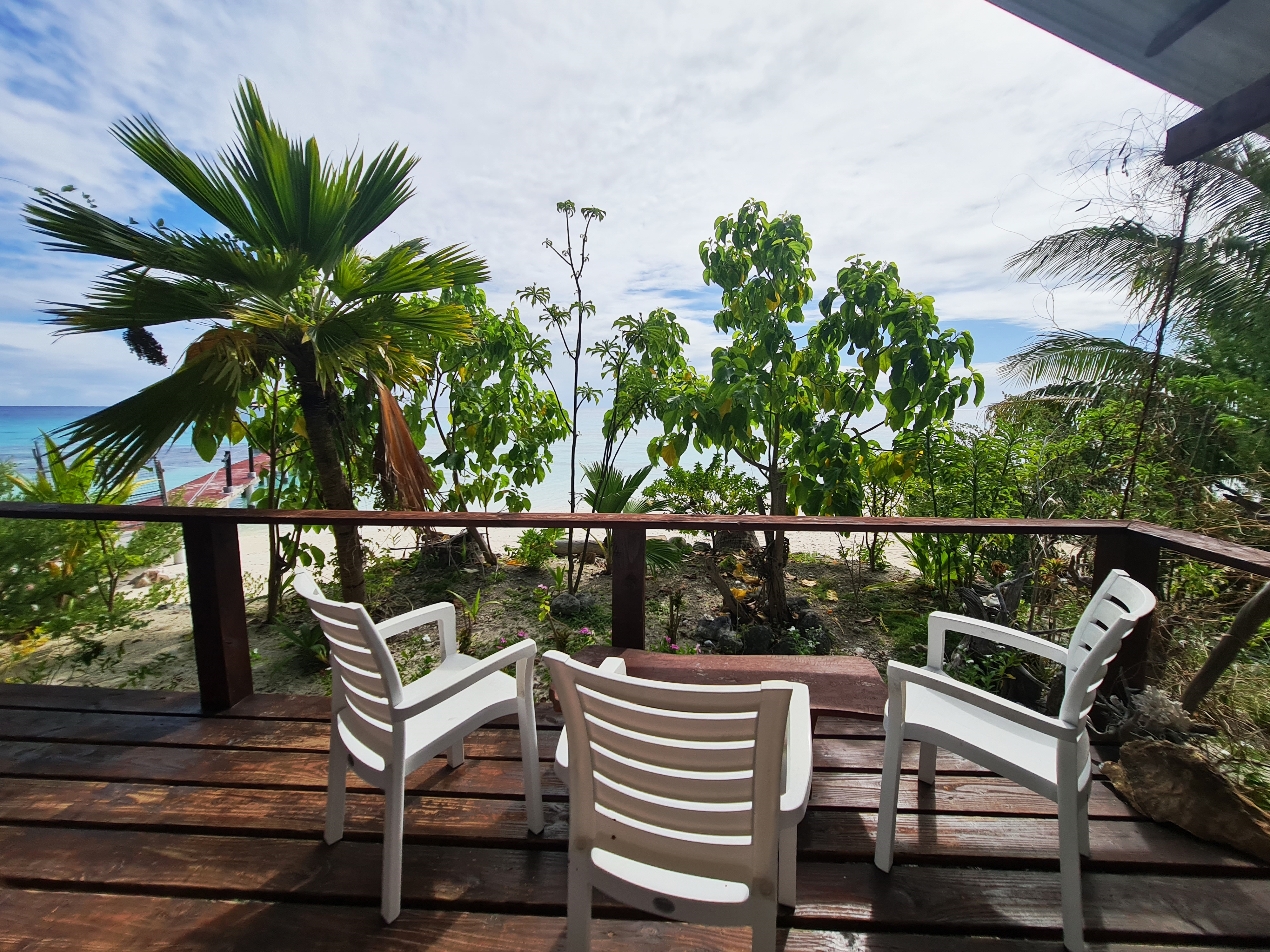 Premium Beach Triple Bungalow & Breakfast