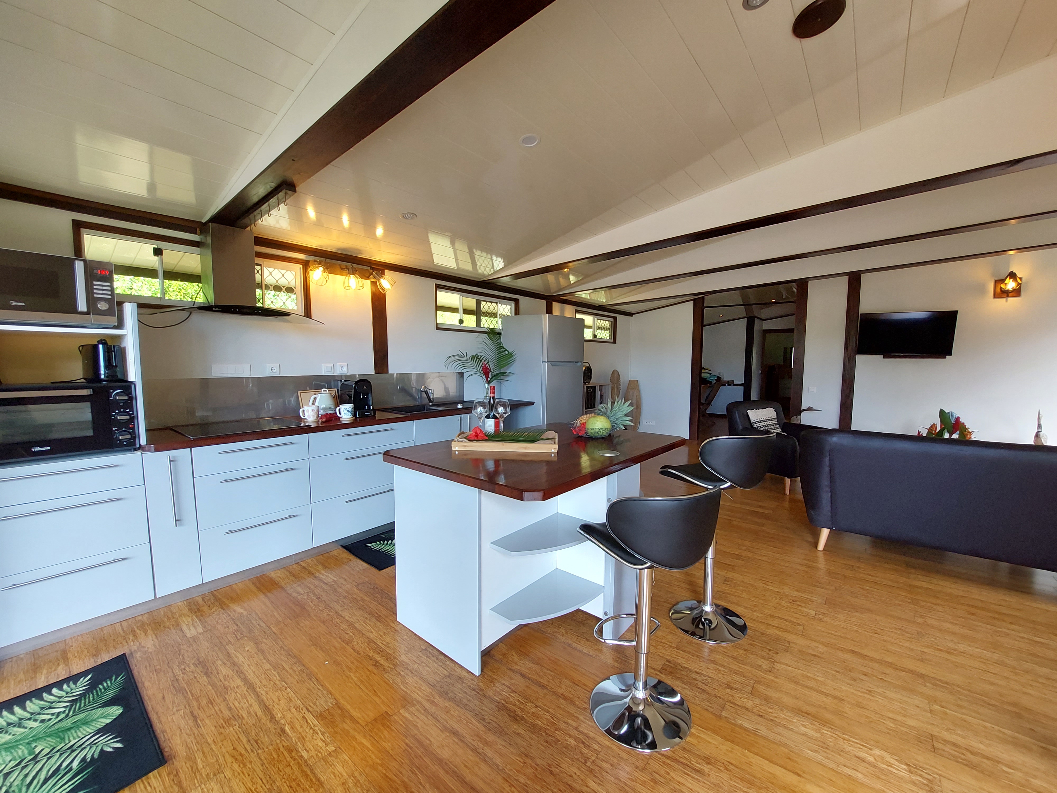 Private Villa A/C 2-Bedroom with Kitchenette & Pool