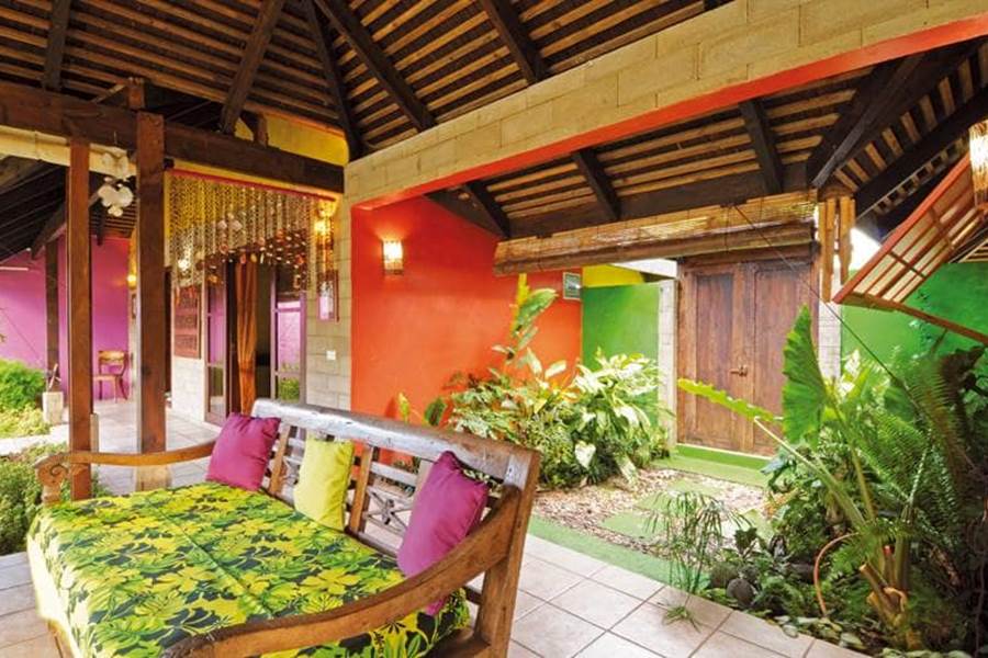 A/C 2BR Villa HINANO/FARA Kitchen & Pool